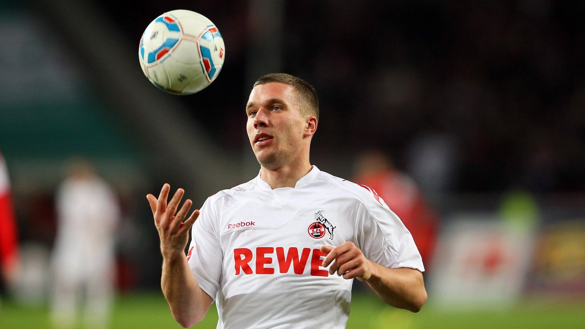 爱游戏官方入口-法国队引发争议!,莱万多夫斯基官方宣布持续失利新规再创辉煌时刻(巴萨阵容莱万多夫斯基)